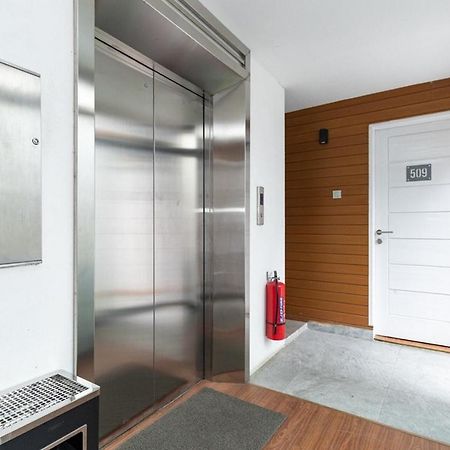Reddoorz Premium Near Centre Point Mall Medan Exterior photo
