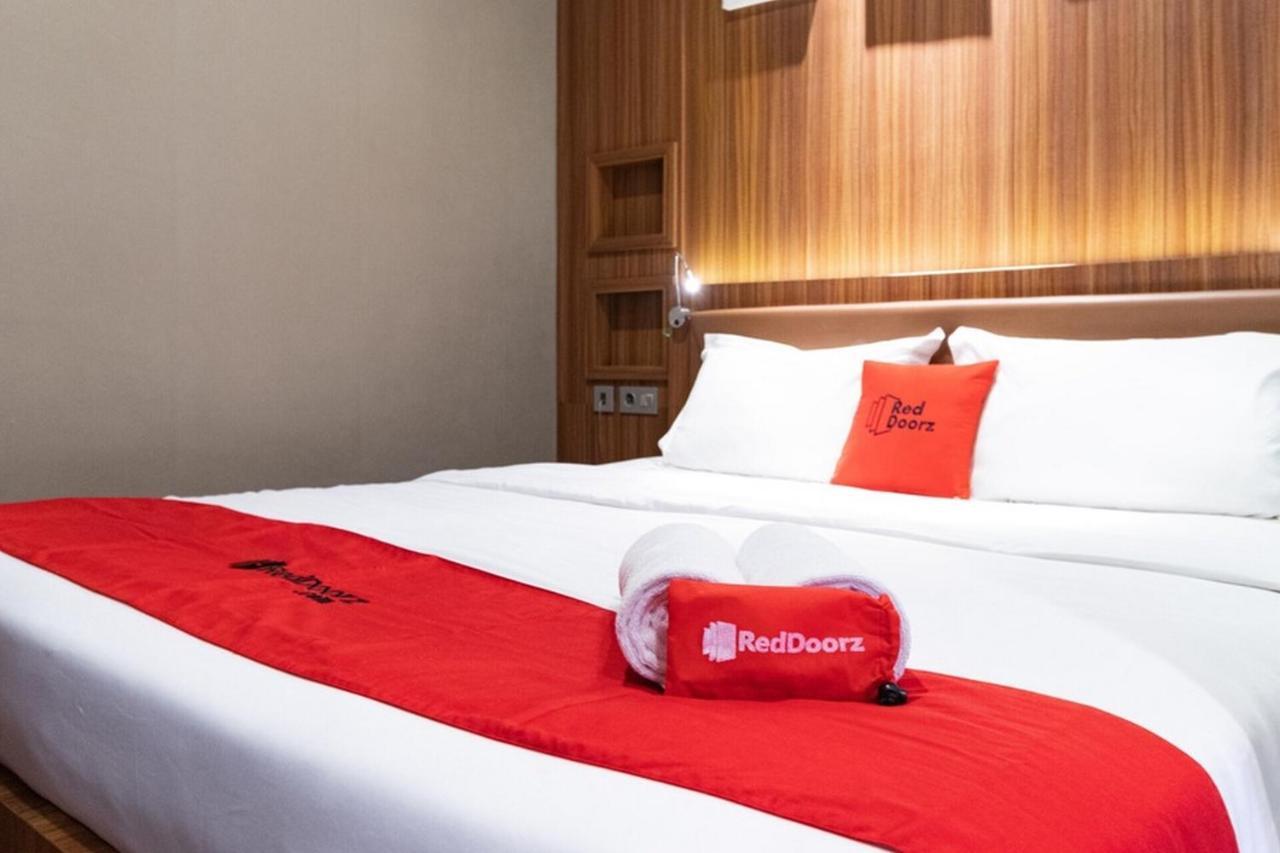 Reddoorz Premium Near Centre Point Mall Medan Exterior photo